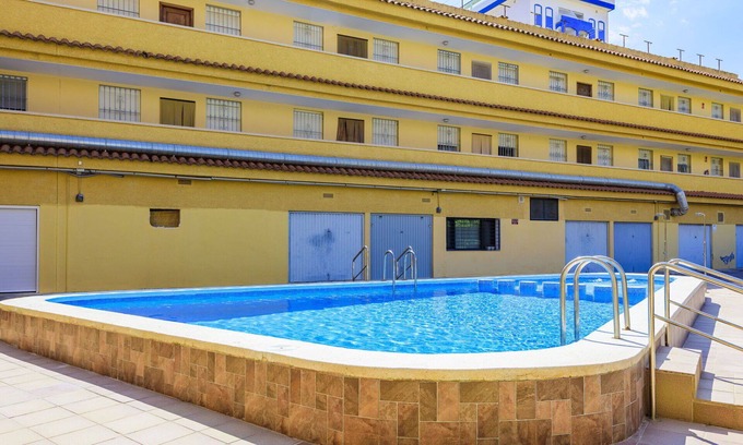 Oropesa del Mar Apartment | Nice apartment for 4 guests with pool, A/C, WIFI, TV, terrace and pets allowed