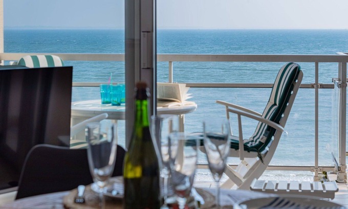 Morbihan Apartment | Nice apartment for 4 guests with WIFI, TV, terrace and pets allowed