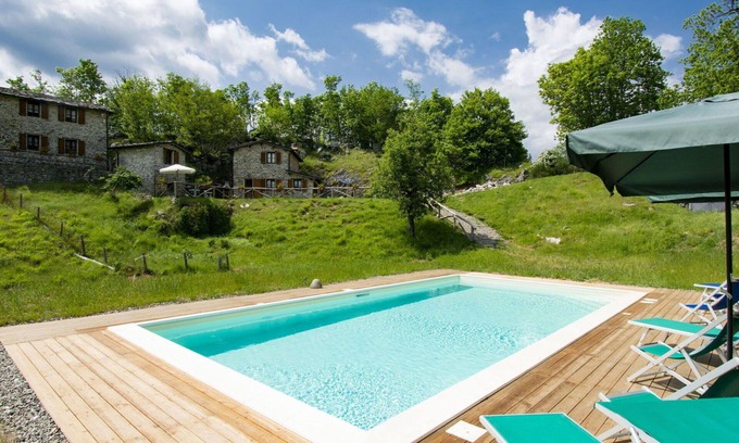 Fabbriche di Vallico Villa | Nice apartment in villa for 6 people with WIFI, pool, TV, patio, pets allowed and parking