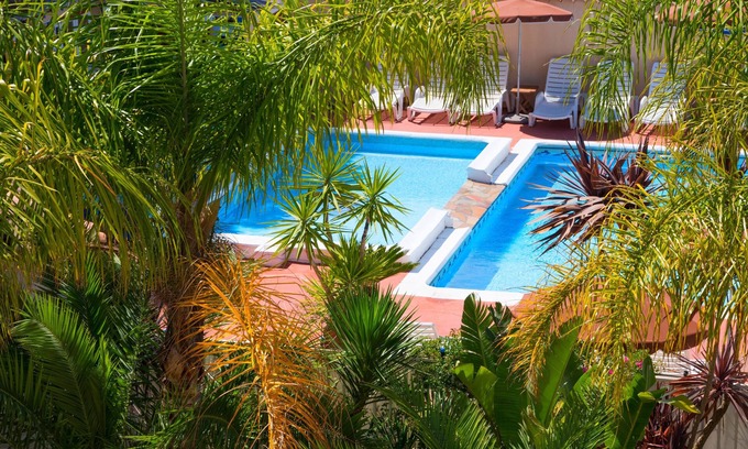 Les Bormettes Apartment | Nice apartment 6 pers. 250 m from BEACH with HEATED SWIMMING POOL and TENNIS (6)