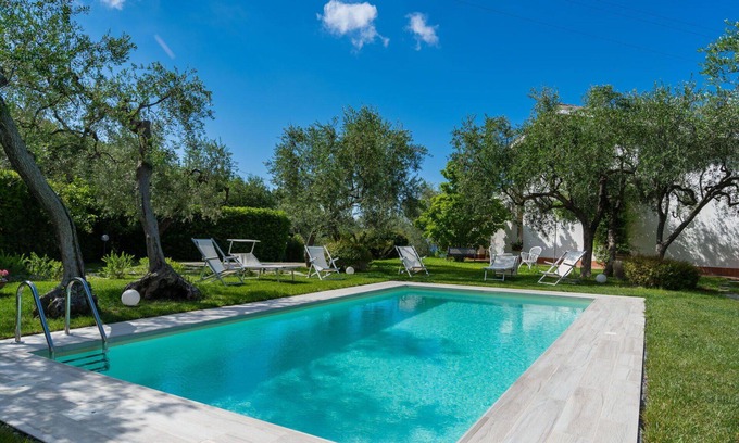 Monade Santa Lucia Villa | Nice apartment in villa for 8 guests with WIFI, pool, TV, patio, pets allowed and panoramic view