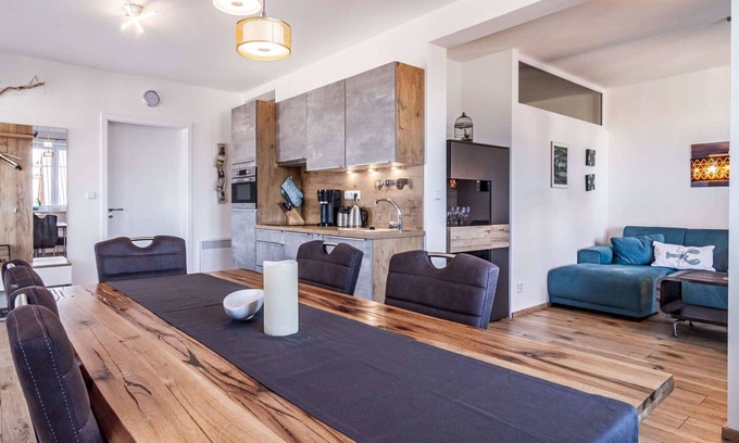 Lojzova Paseka Apartment | Nice apartment for 4 guests with WIFI, TV, terrace and parking