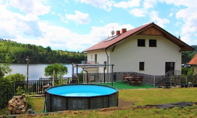 Zupanovice Apartment | Nice apartment for 2 guests with pool, WIFI, TV, patio and pets allowed