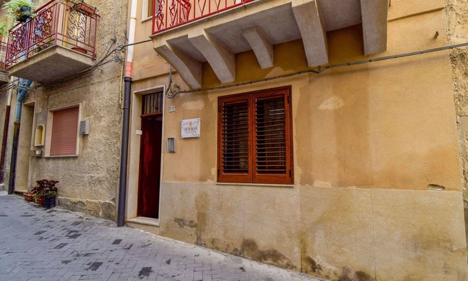 Lascari Apartment | Nice apartment for 2 guests with WIFI, A/C, TV and balcony