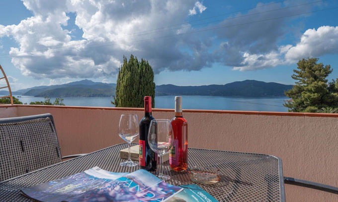 Morcone Apartment | Nice apartment for 2 people with WIFI, TV, patio and parking