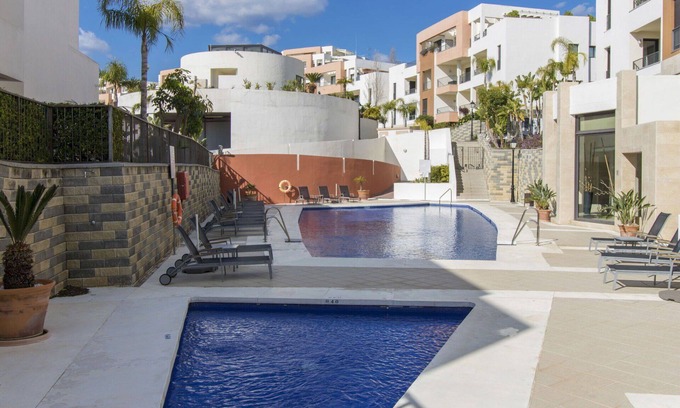 Marbella Apartment | Nice apartment for 3 guests with pool, A/C, WIFI, TV, terrace and parking
