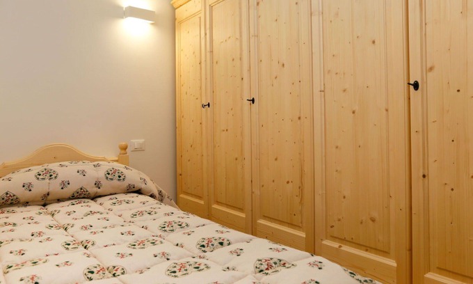 Raveo Apartment | Nice apartment for 3 people with WIFI, TV, patio, pets allowed and parking