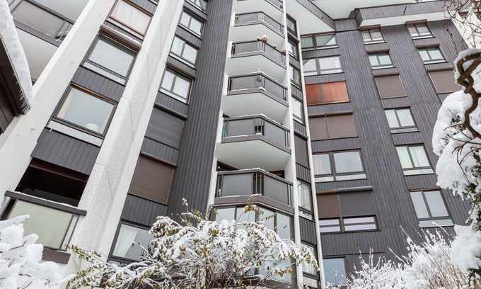 Chamonix City Centre Apartment | Nice apartment for 4 guests with WIFI, pool, TV and balcony