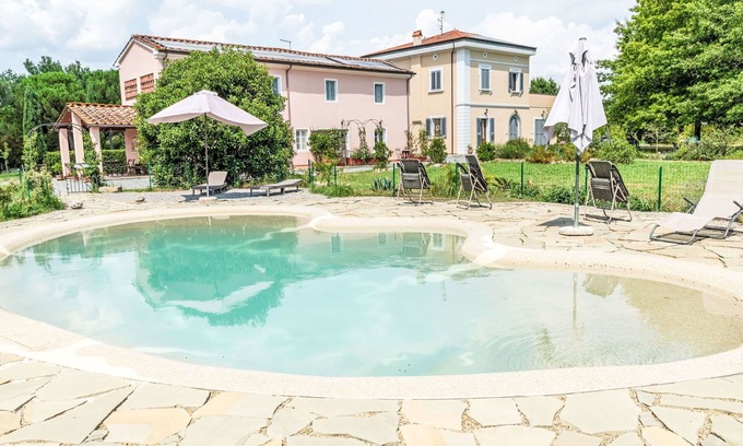 Fucecchio Apartment | Nice apartment for 4 people with pool, A/C, WIFI, balcony and pets allowed