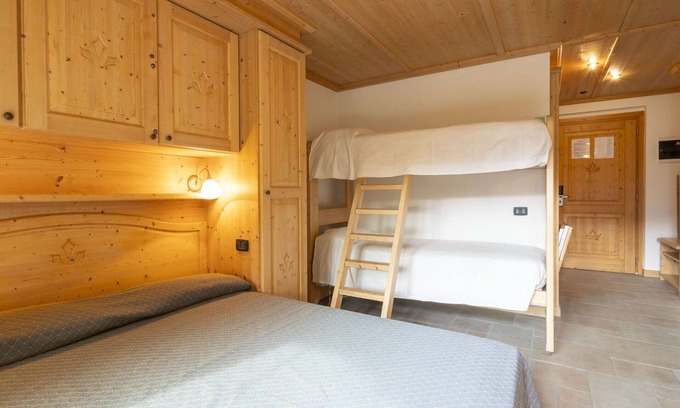 Madesimo Apartment | Nice apartment for 4 people with WIFI, TV, terrace and pets allowed