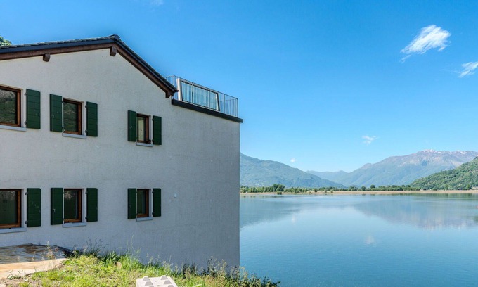 Verceia Apartment | Nice apartment for 6 guests with WIFI, A/C, TV and terrace