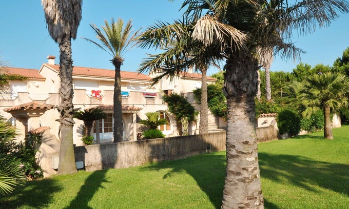 Pineto Apartment | Nice apartment for 6 guests with WIFI, A/C, TV, terrace, pets allowed and parking