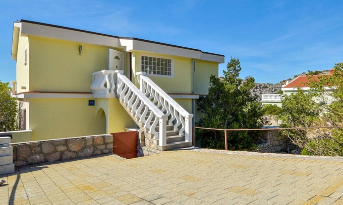 Ribarica Apartment | Nice apartment for 6 people with WIFI, A/C, TV and terrace