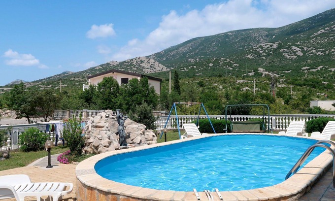 Cesarica Apartment | Nice apartment for 8 guests with WIFI, pool, A/C, TV and terrace