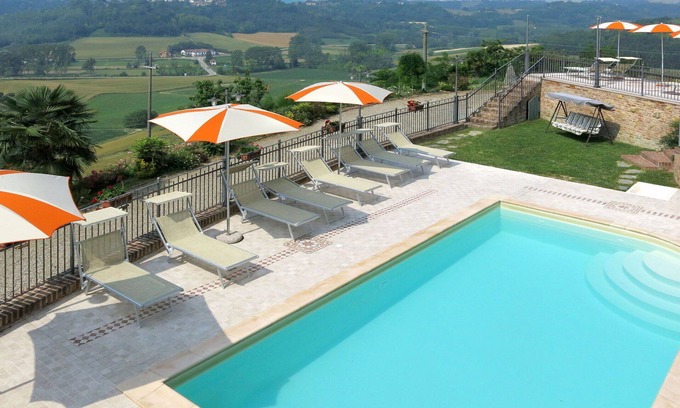 Cossombrato Apartment | Nice apartment for 4 guests with A/C, pool, WIFI, TV, patio and pets allowed