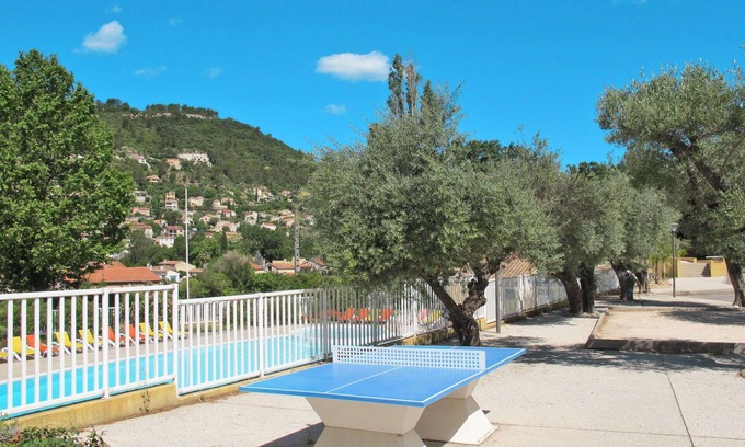 Sollies-Toucas House | Nice apartment in villa for 6 people with WIFI, pool, A/C, TV, terrace, pets allowed and parking