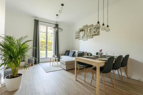 Chessy Apartment | Nice Apartment Garden - 5 min DISNEYLAND Paris - Val d'Europe Center