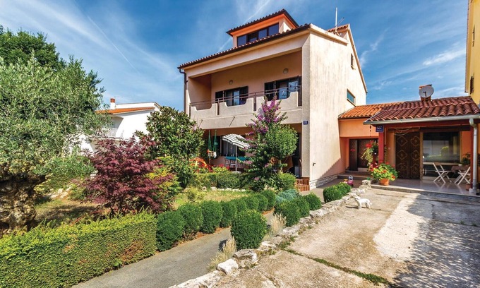 Valbandon Apartment | Nice apartment in Fazana with WiFi