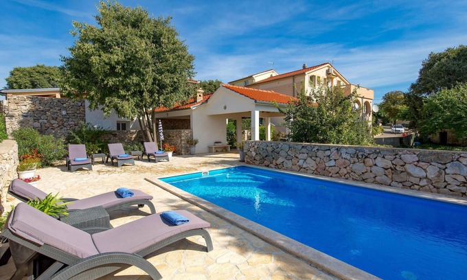 Garica Apartment | Nice apartment in Garica with WiFi