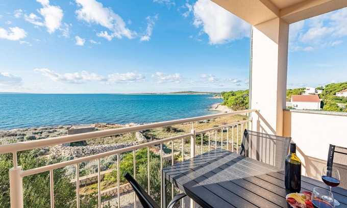 Kosljun Apartment | Nice apartment in Kosljun with WiFi