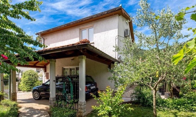 Rukavac Apartment | Nice apartment in Rukavac with WiFi