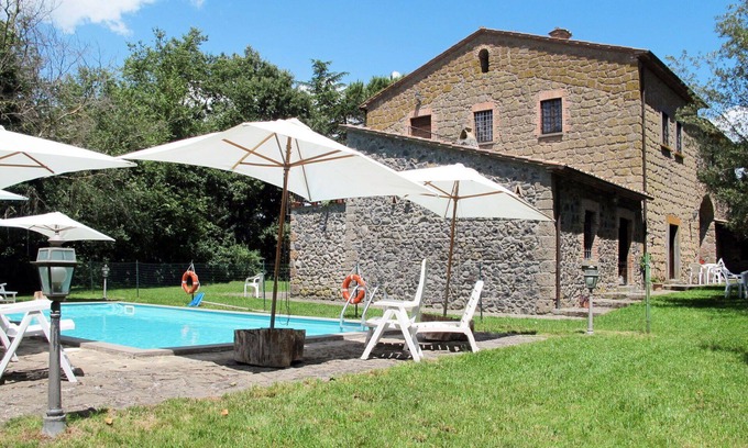 Bagnoregio Villa | Nice apartment in villa for 6 guests with pool, WIFI, TV, patio and pets allowed