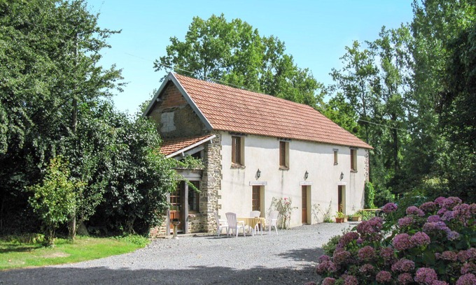 Savigny House | Nice apartment in villa for 4 guests with WIFI, TV and pets allowed
