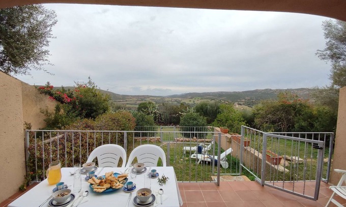 Palau House | Nice apartment in villa for 5 people with WIFI, pool, A/C, TV, terrace and panoramic view