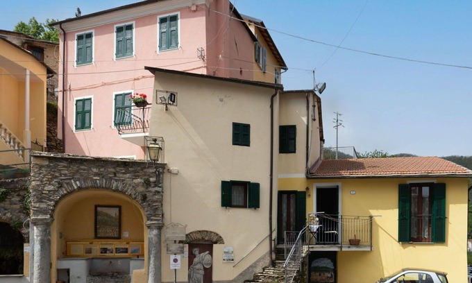 Valloria House | Nice apartment in villa for 8 guests with WIFI, TV, patio and pets allowed