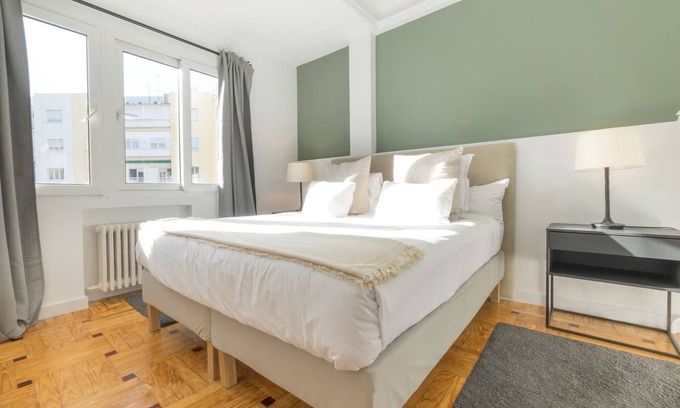 El Viso Apartment | Nice apt next to Santiago Bernabeu - SharingCo