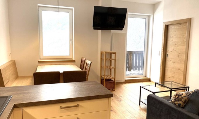 Krimml Apartment | Nice bright apartment in Krimml village, free WiFi, TV, 4 beds, fitted kitchen