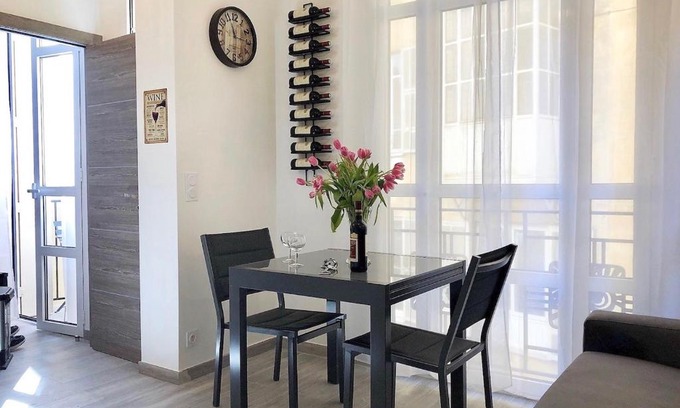 Carabacel Apartment | Nice Centre Flat - Modern, Quiet and Brand New