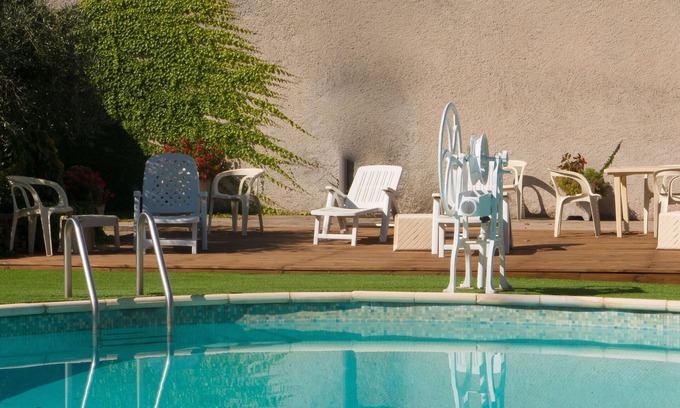 Montbrun-des-Corbieres Cottage | Nice confortable cottage with large pool with views in minervois