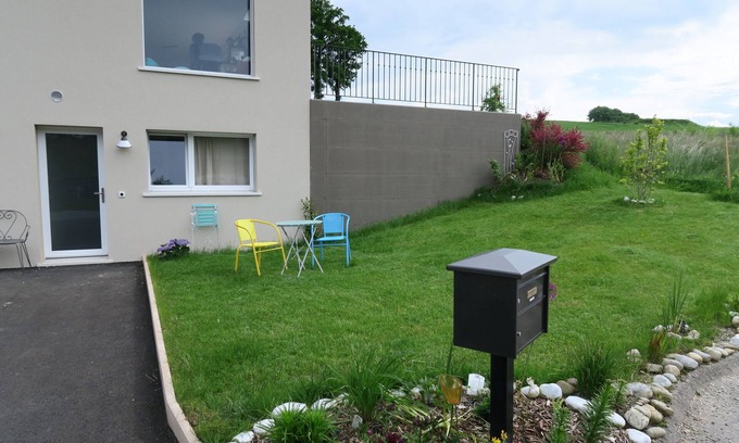 La Sonnaz Apartment | Nice countryside studio near city