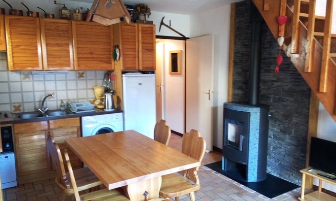 Monetier-les-Bains Apartment | Nice duplex 6 people facing south, Serre Chevalier 1500 village center, close to the slopes