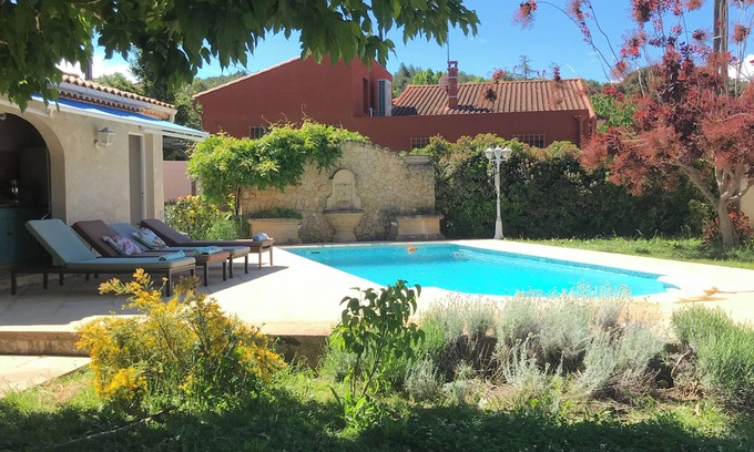 Peyrolles-en-Provence Villa | Nice ground floor villa Aix en Provence and Luberon