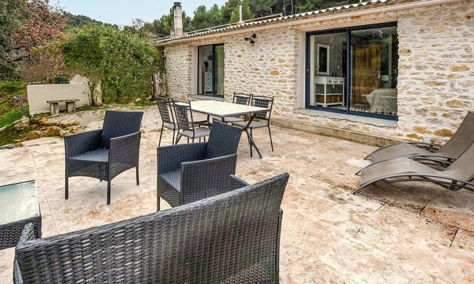 La Roque-sur-Pernes House | Nice home in La-Roque-sur-Pernes