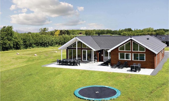 Skastrup House | Nice Home In Bogense With Kitchen