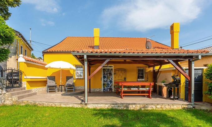 Buzdohanj House | Nice home in Cernik with kitchen