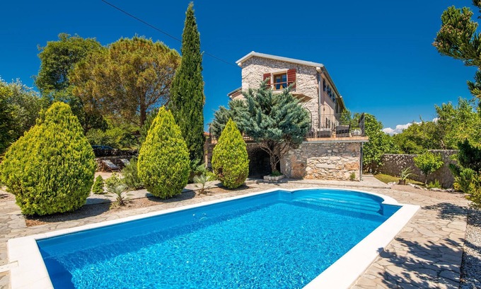 Gostinjac House | Nice home in Gostinjac with WiFi