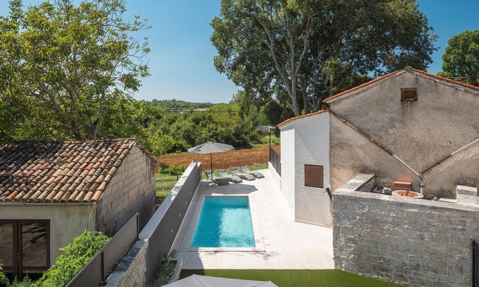 Tinjan House | Nice home in Muntrilj with WiFi