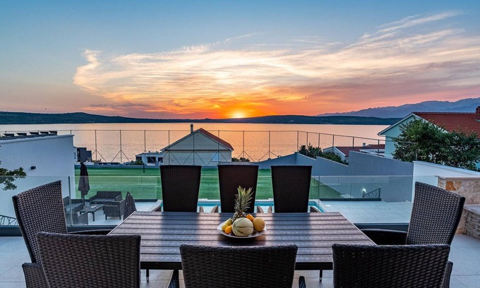 Novigrad House | Nice home in Novigrad with sauna