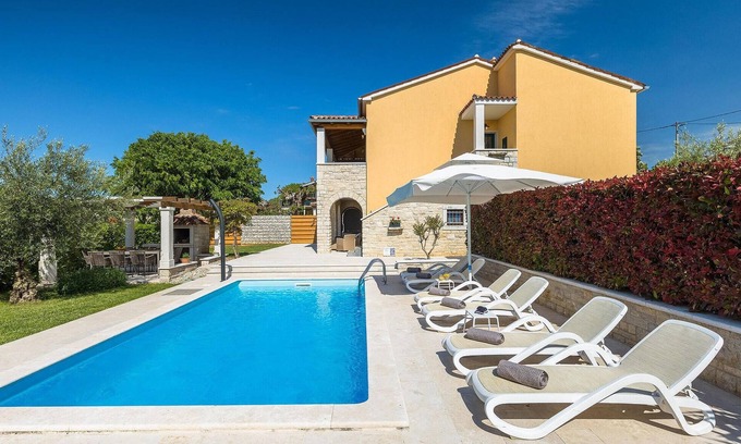 Marasi House | Nice home in Porec with sauna