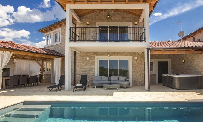 Rosini House | Nice home in Porec with sauna