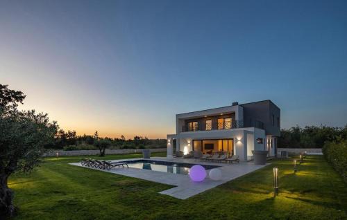 Butkovici House | Nice Home In Stancija Paradiz