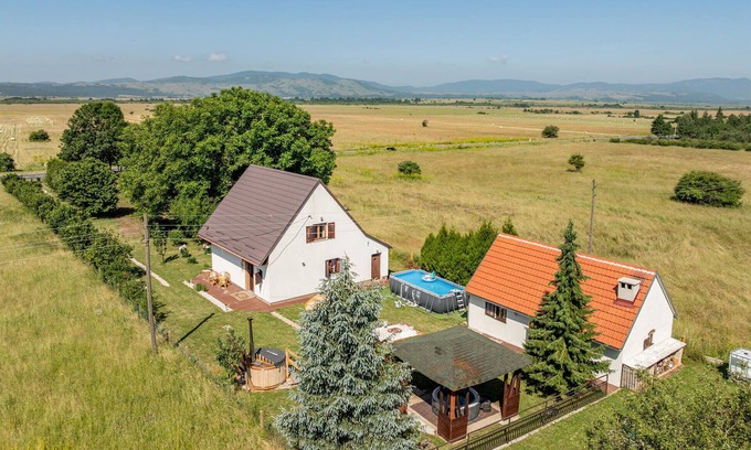 Udbina House | Nice home in Udbina with house a panoramic view