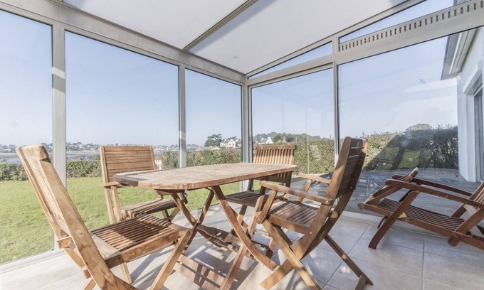 Saint-Philibert Ski Chalet | Nice house and its veranda for a nice holiday