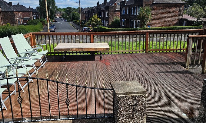 Glasgow House | Nice House in a Quite Neighbourhood Close to Parks and a Short Drive to Town