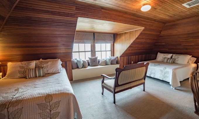 Historic District Bed & Breakfast | Night Swan Intracoastal B&B