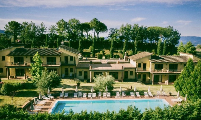 San Donato in Fronzano Bed & Breakfast | Nightingale Farm room for up to 3 people